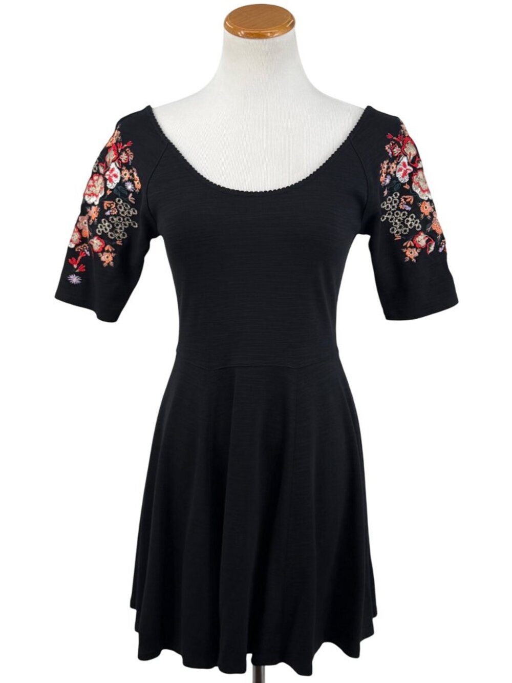 Free People Floral Embroidered Black Fit & Flare Mini Dress S| Indie Sleaze Boho - Picture 2 of 16